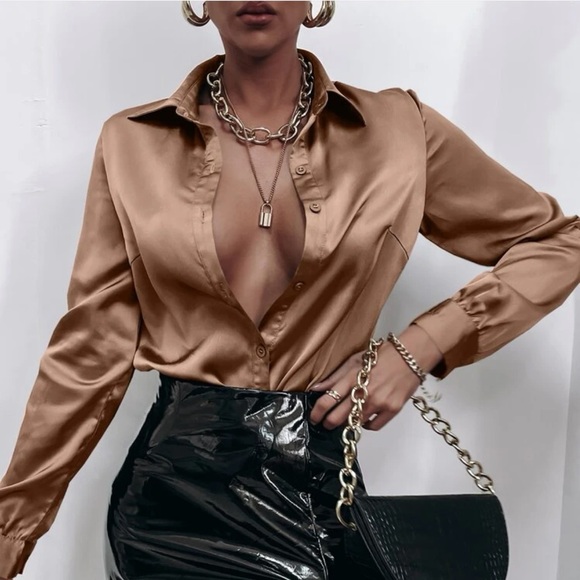 Luxe  green silky  button up boyfriend business casual satin top - Picture 6 of 16